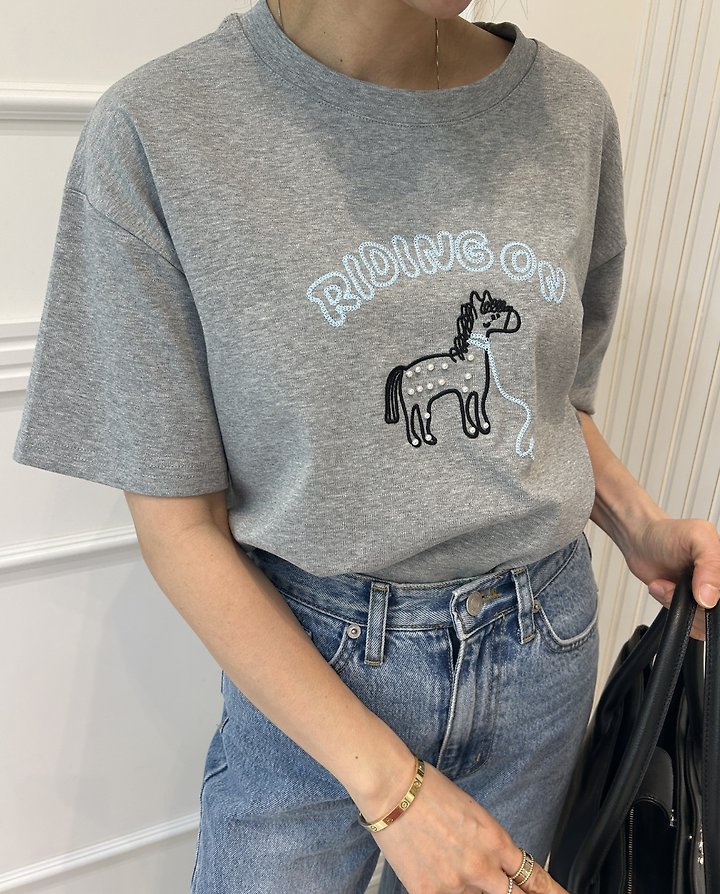 Pearls room - Korean Women Fashion - #restrostyle - Pony Tee - 8