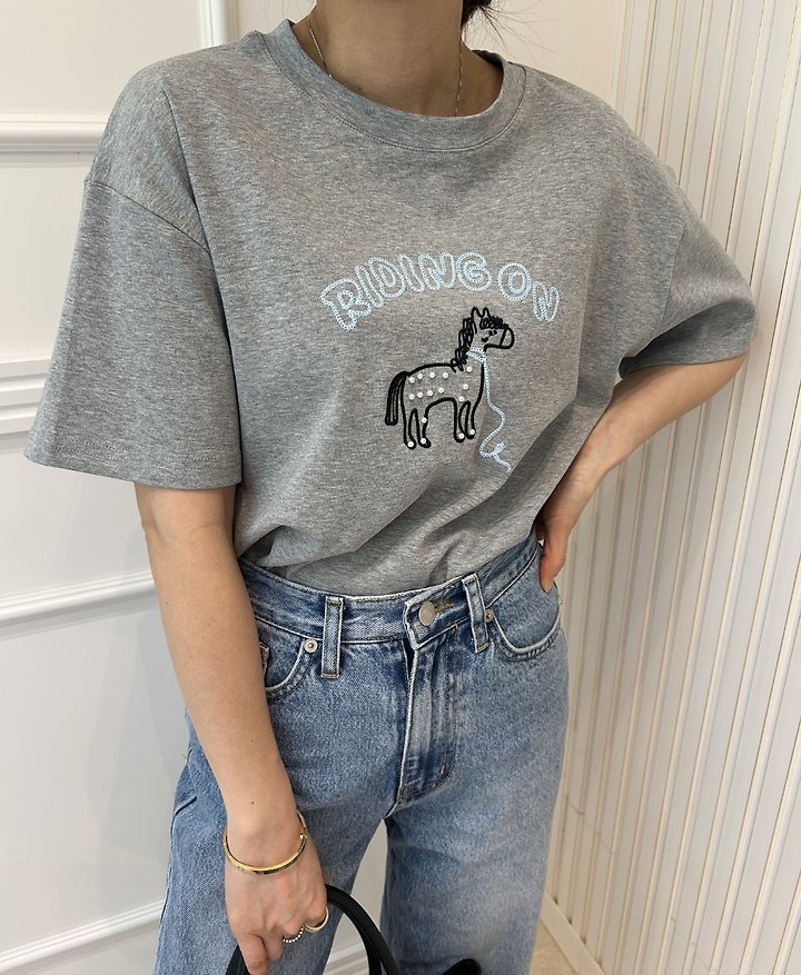 Pearls room - Korean Women Fashion - #romanticstyle - Pony Tee - 9