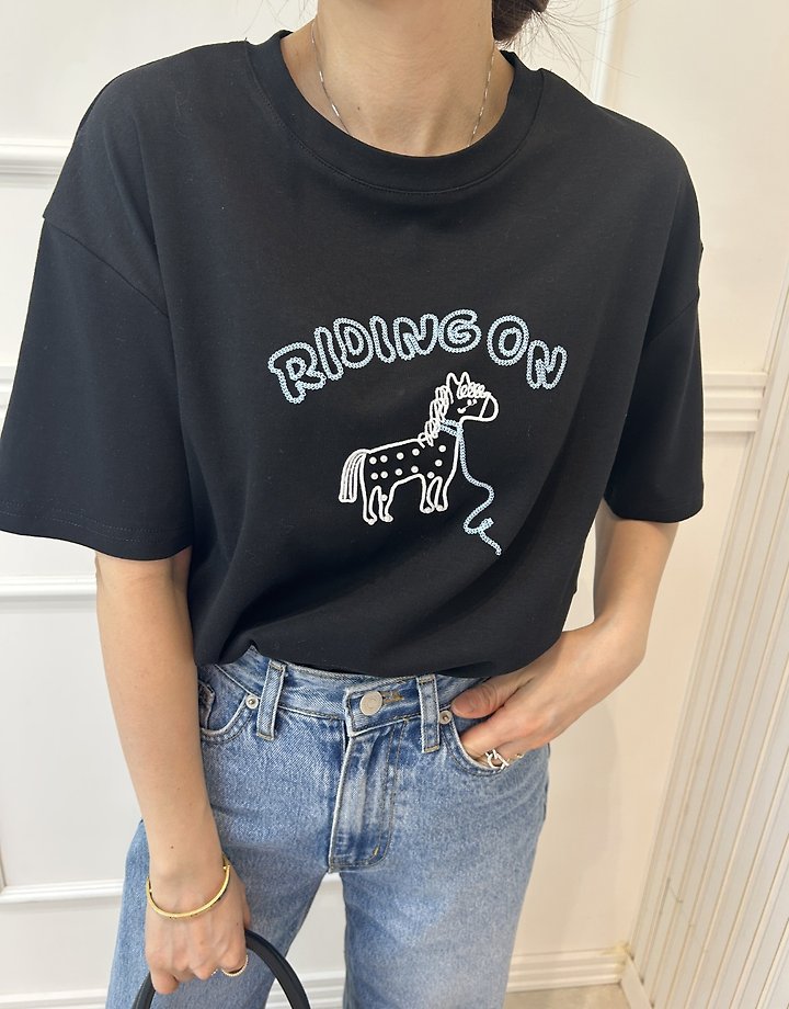 Pearls room - Korean Women Fashion - #thatsdarling - Pony Tee - 11