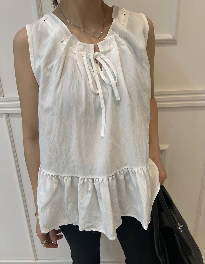 Pearls room - Korean Women Fashion - #womensfashion - Pintuck Strap Sleeveless Blouse - 11