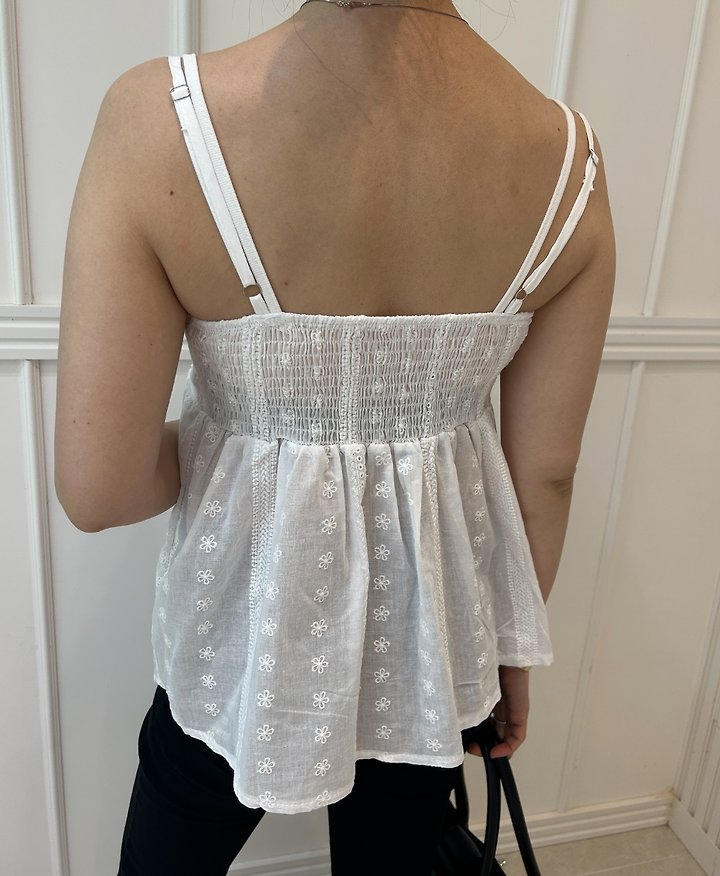 Pearls room - Korean Women Fashion - #womensfashion - Punching Lace Double Sleeveless Top - 5