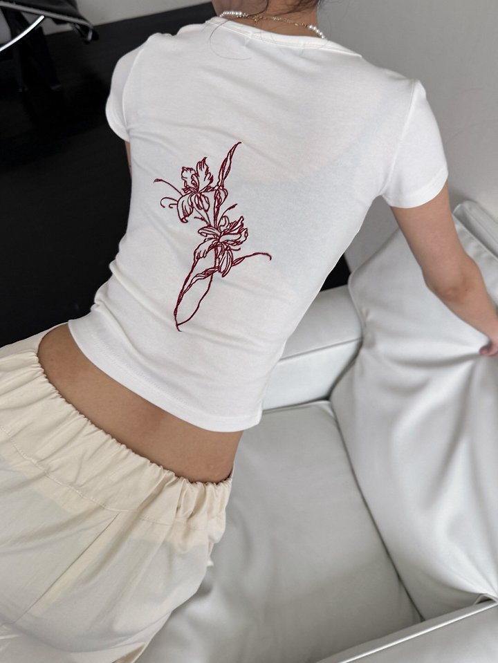 Rare Closet - Korean Women Fashion - #momslook - Flower Embroidery Tee