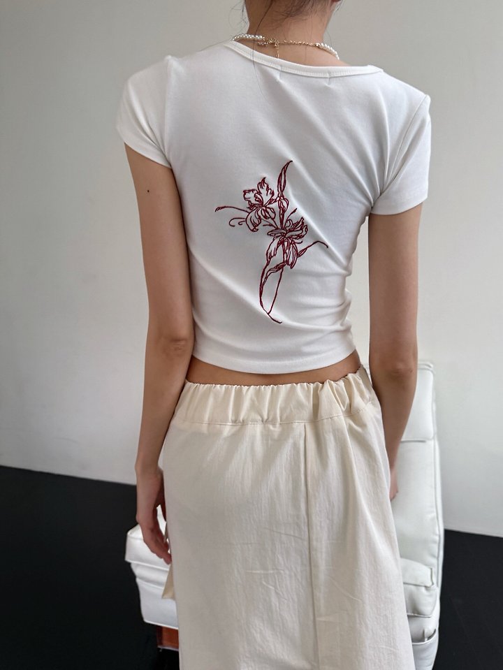 Rare Closet - Korean Women Fashion - #momslook - Flower Embroidery Tee - 3