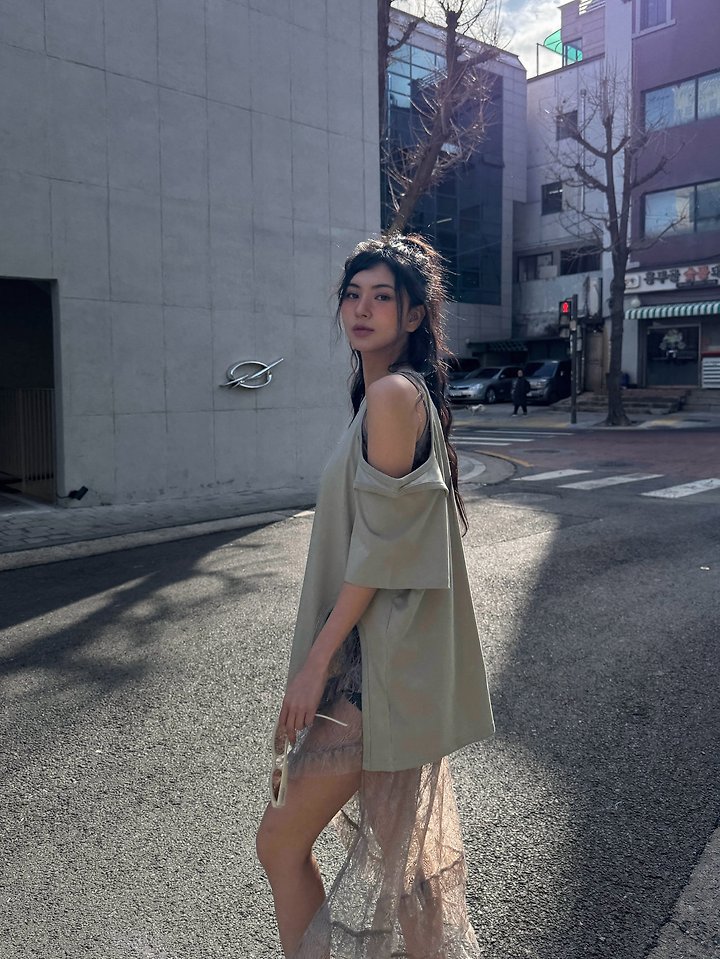 Rare Closet - Korean Women Fashion - #momslook - City Slit Boxy Tee - 8
