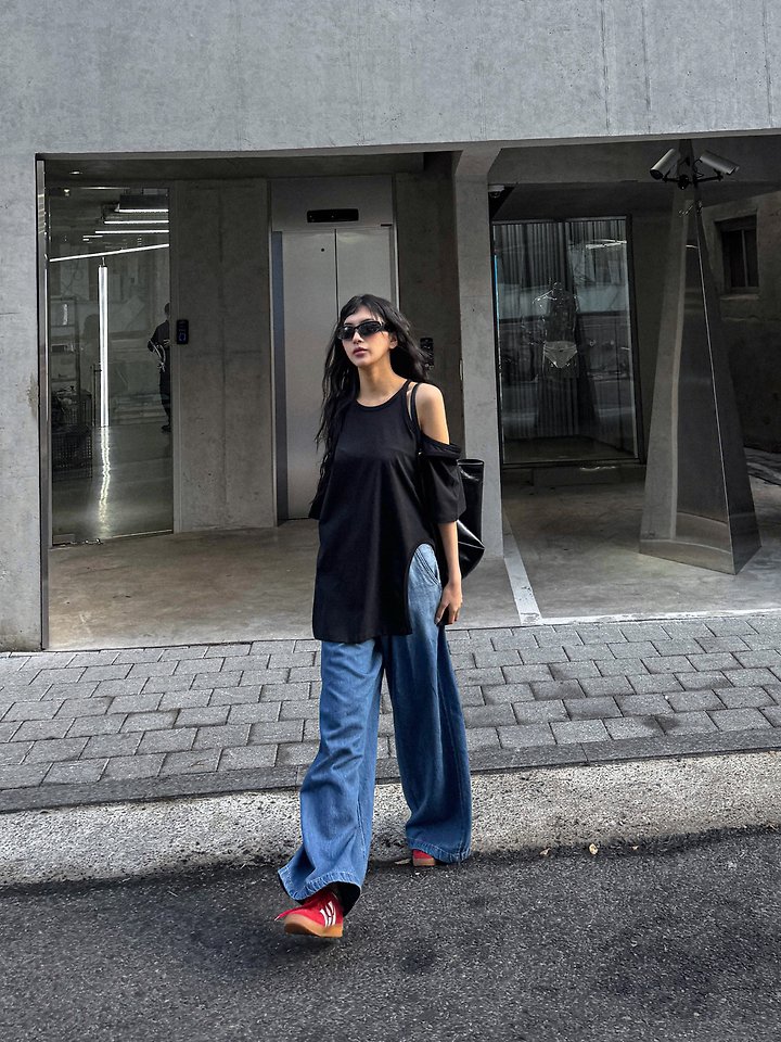 Rare Closet - Korean Women Fashion - #vintageinspired - City Slit Boxy Tee - 11