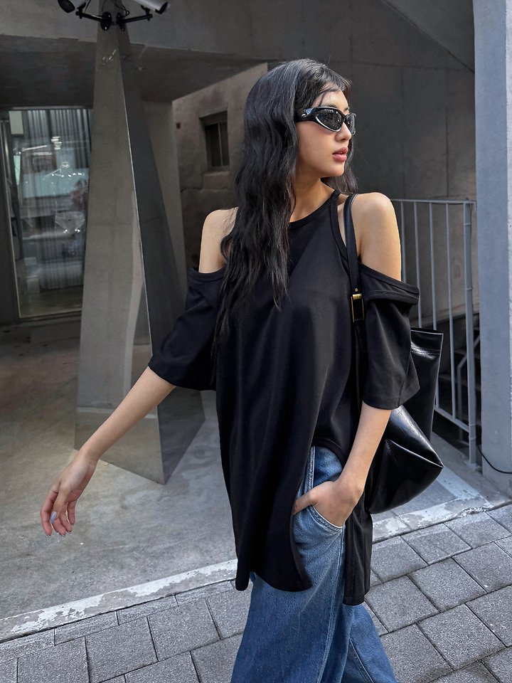 Rare Closet - Korean Women Fashion - #vintagekidsstyle - City Slit Boxy Tee - 12