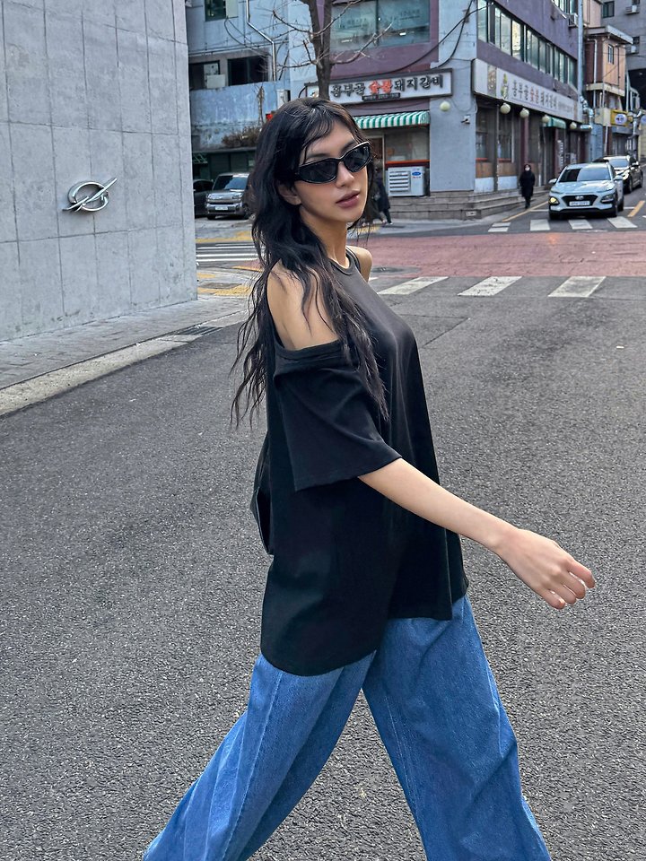 Rare Closet - Korean Women Fashion - #womensfashion - City Slit Boxy Tee - 10