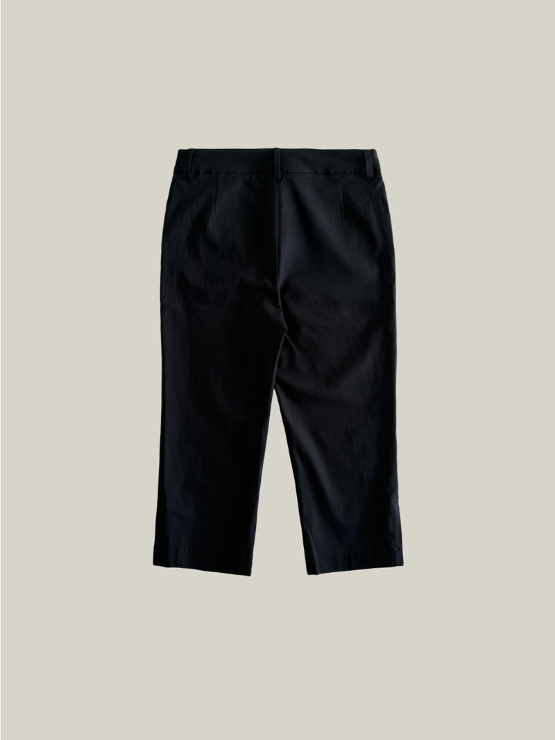 Roomk - Korean Women Fashion - #womensfashion - Bermuda Capri Pants - 11