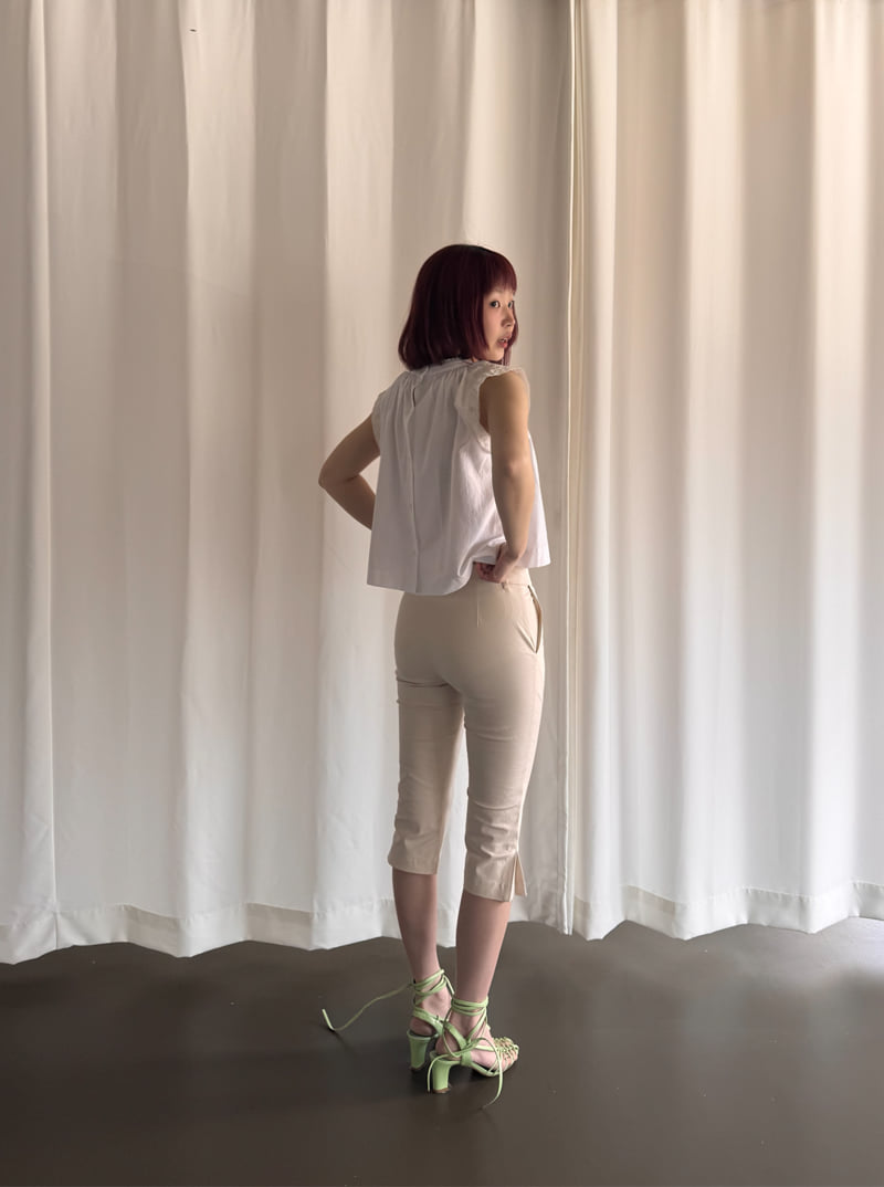 Roomk - Korean Women Fashion - #womensfashion - Bermuda Capri Pants - 7
