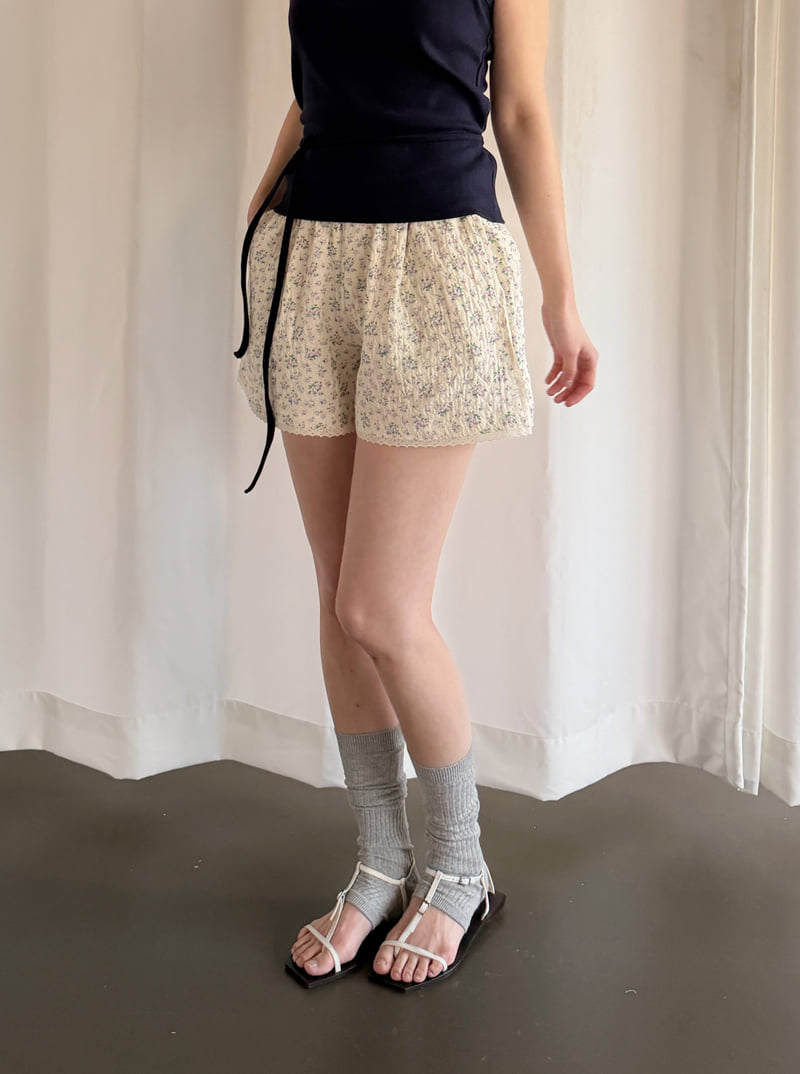 Roomk - Korean Women Fashion - #womensfashion - Flower Pants - 8