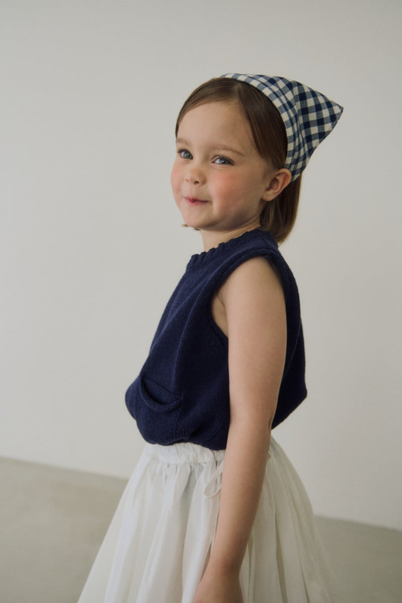 Soye - Korean Children Fashion - #childrensboutique - Tabby Pocket Sleeveless Knit - 5
