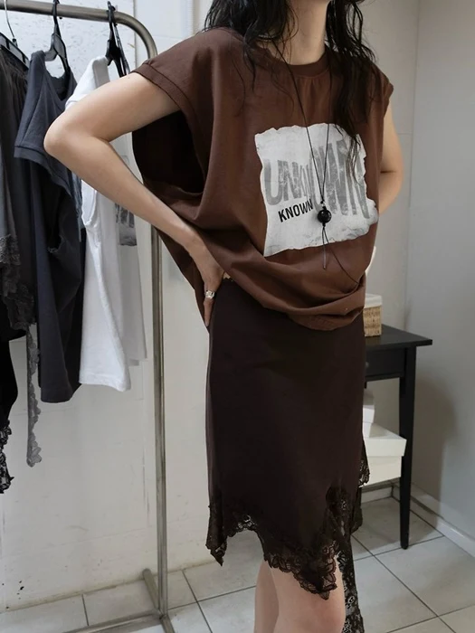 Unknown Cut-Off Sleeveless Top Unknown Cut-Off Sleeveless Top