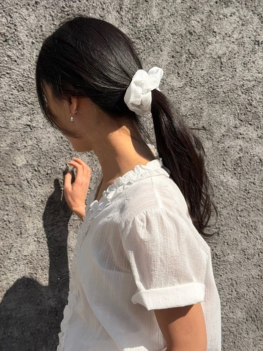 Frill Blouse Scrunchie Set