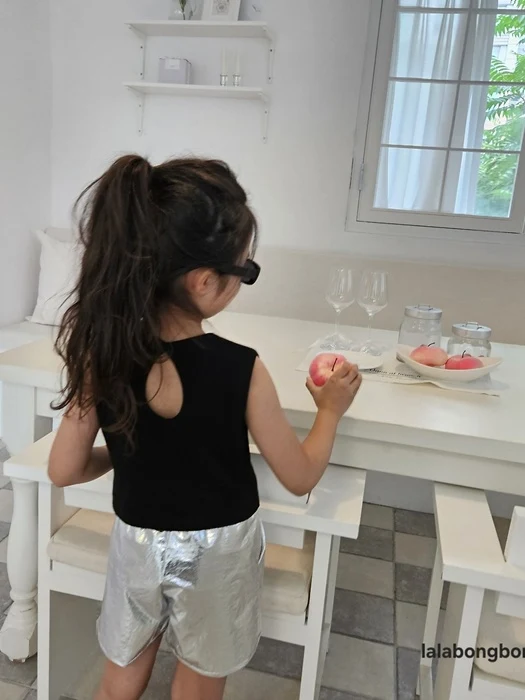 Back Point Sleeveless Top Back Point Sleeveless Top