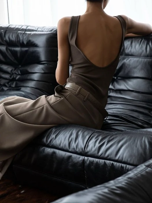 Classic Backless Detail Sleeveless Knit Top Classic Backless Detail Sleeveless Knit Top