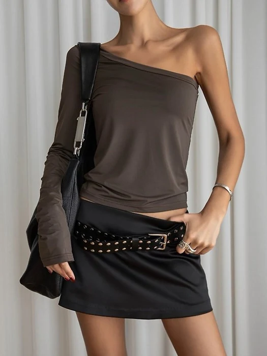 One-Shoulder Diagonal Line Long-Sleeve Top One-Shoulder Diagonal Line Long-Sleeve Top