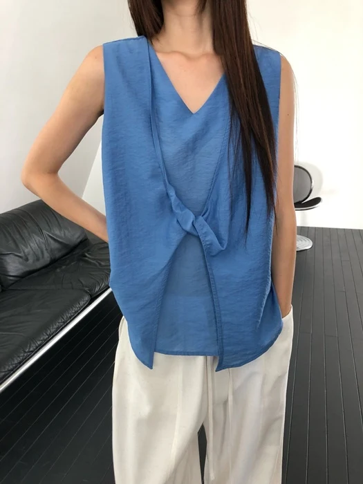 Twist Detail Sleeveless Blouse Twist Detail Sleeveless Blouse