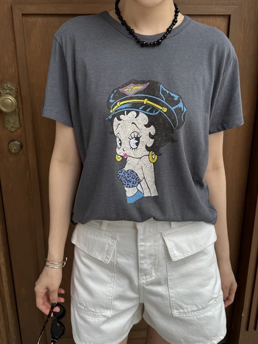Betty Hat Tee Betty Hat Tee