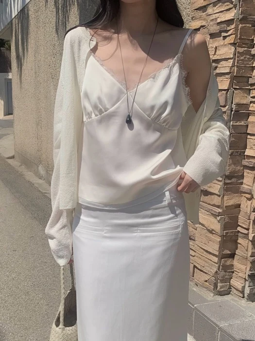 Mold Lace Sleeveless Blouse