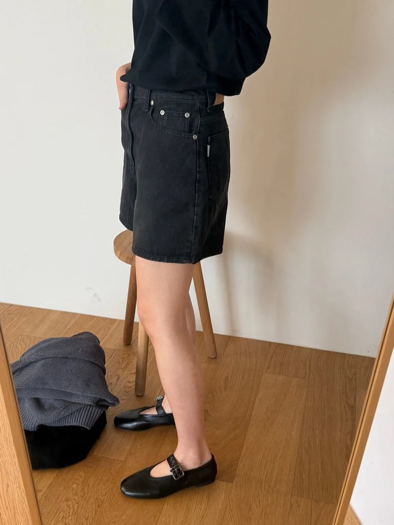 Amygrace - Korean Women Fashion - #momslook - Black Denim Shorts - 2