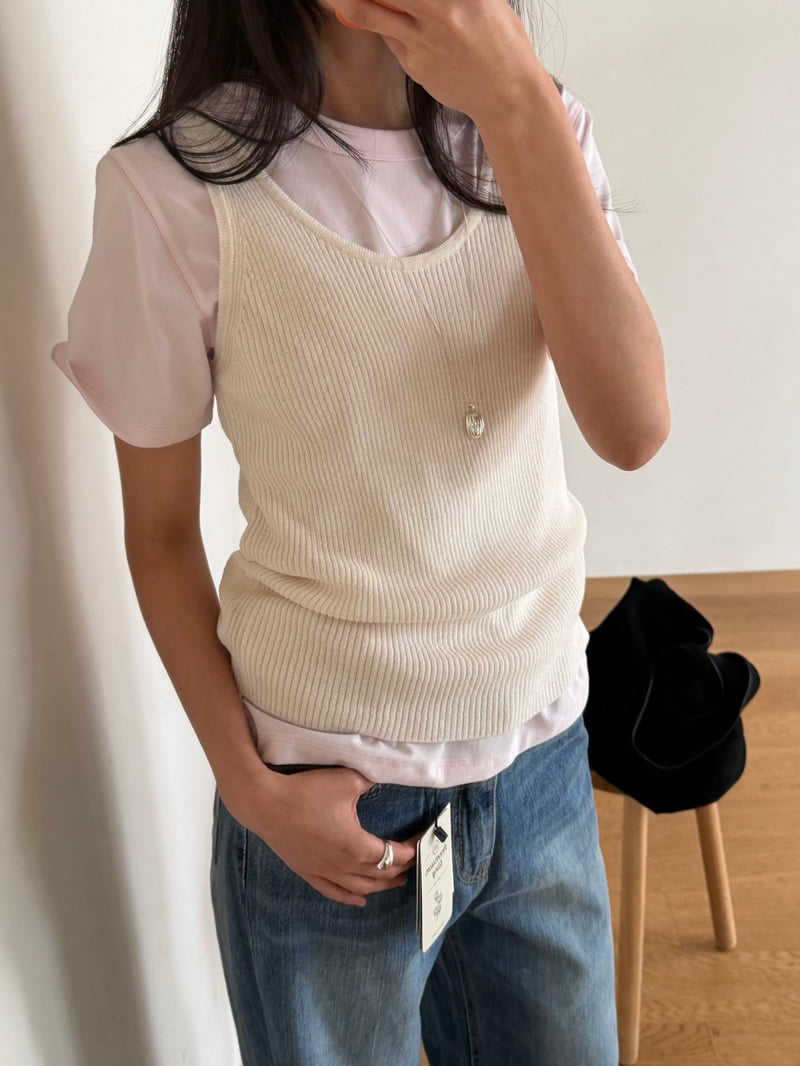 Amygrace - Korean Women Fashion - #momslook - Pound Knit Sleeveless Top - 10