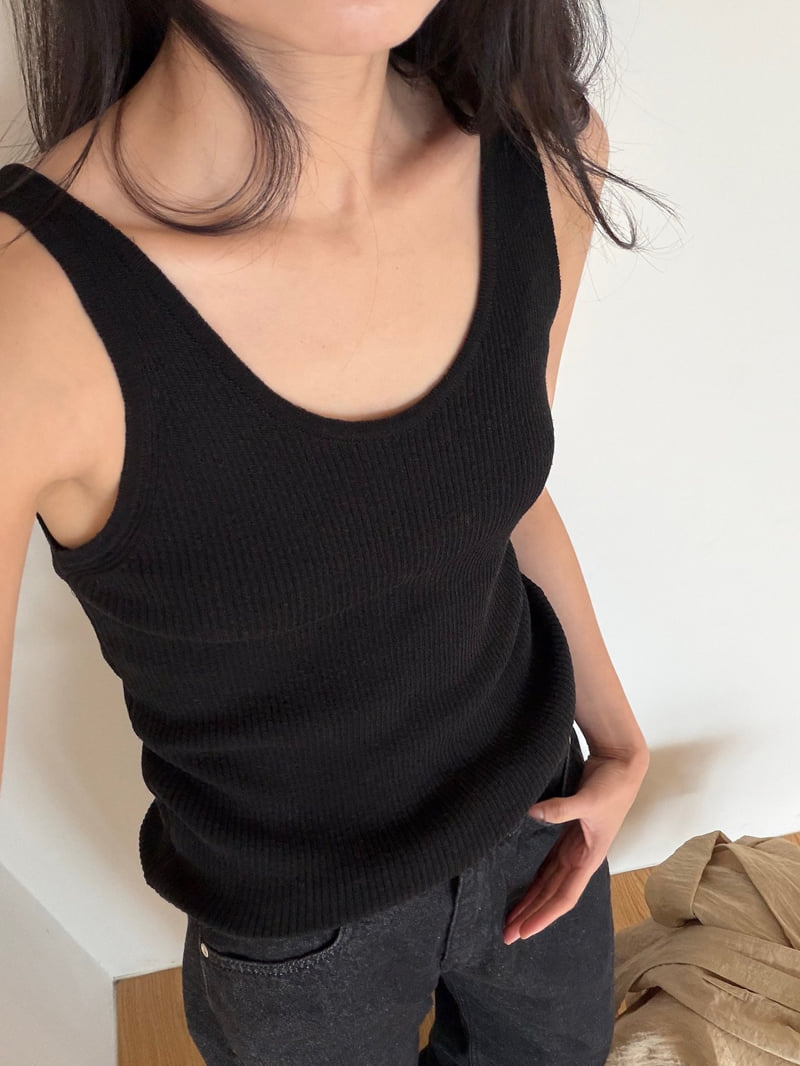 Amygrace - Korean Women Fashion - #momslook - Pound Knit Sleeveless Top - 2