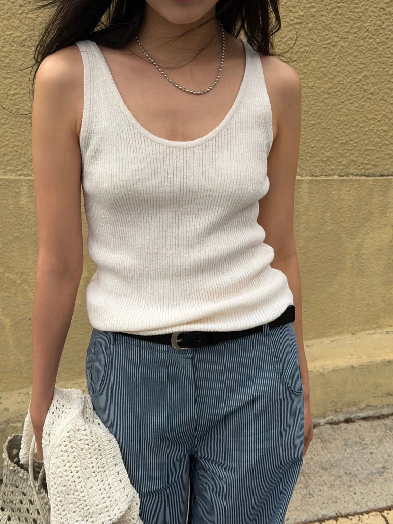 Amygrace - Korean Women Fashion - #womensfashion - Pound Knit Sleeveless Top - 4