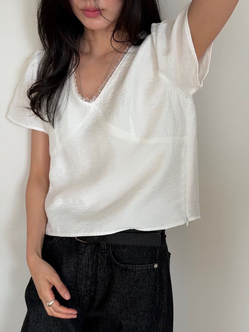 Amygrace - Korean Women Fashion - #momslook - Blossom V-Neck Blouse - 5