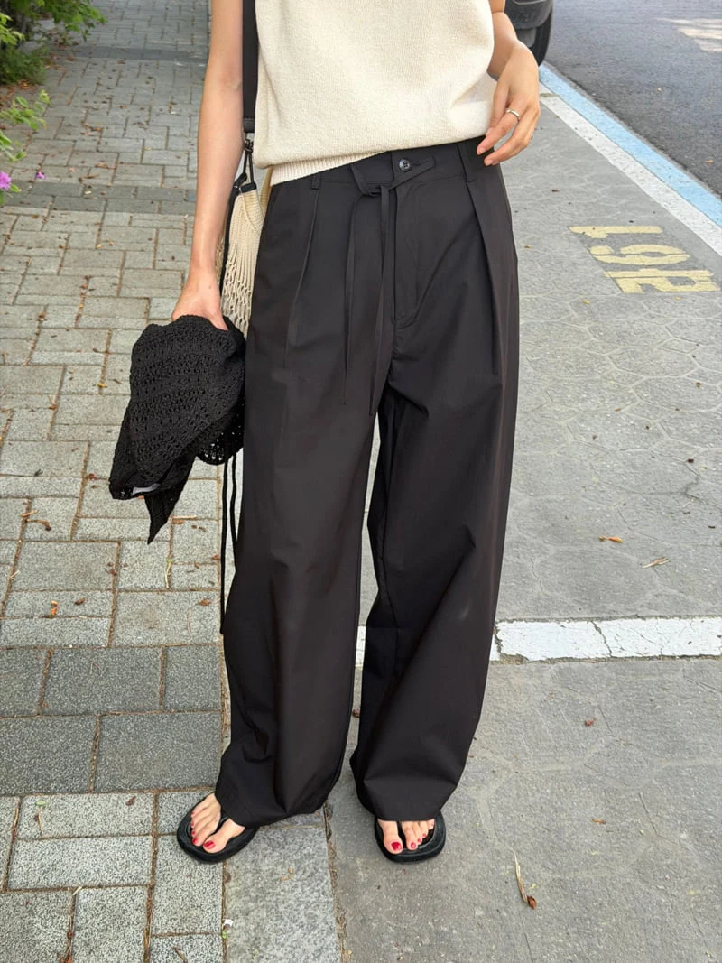 Amygrace - Korean Women Fashion - #momslook - Relaxed Band-Waist Pants - 9