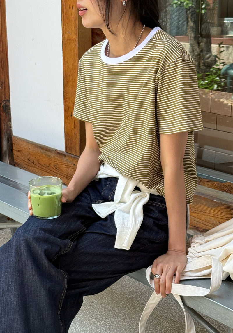 Amygrace - Korean Women Fashion - #womensfashion - Mini Cropped Stripe Tee - 4