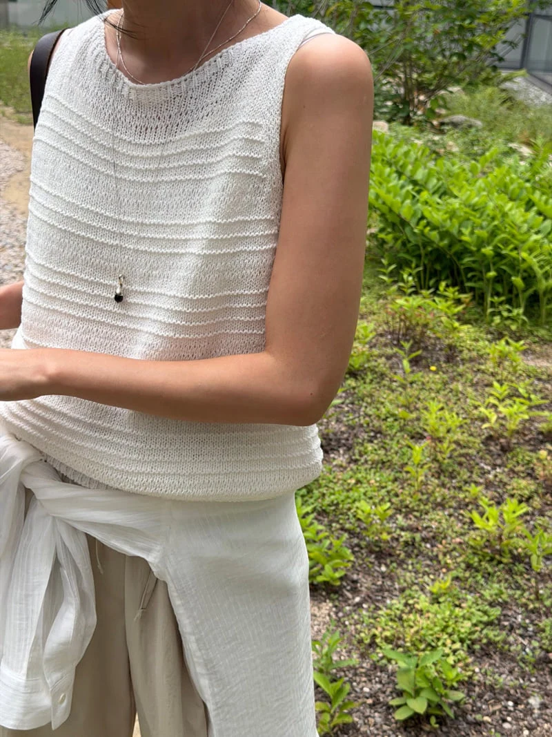 Amygrace - Korean Women Fashion - #womensfashion - Capella Knit Sleeveless Top - 4