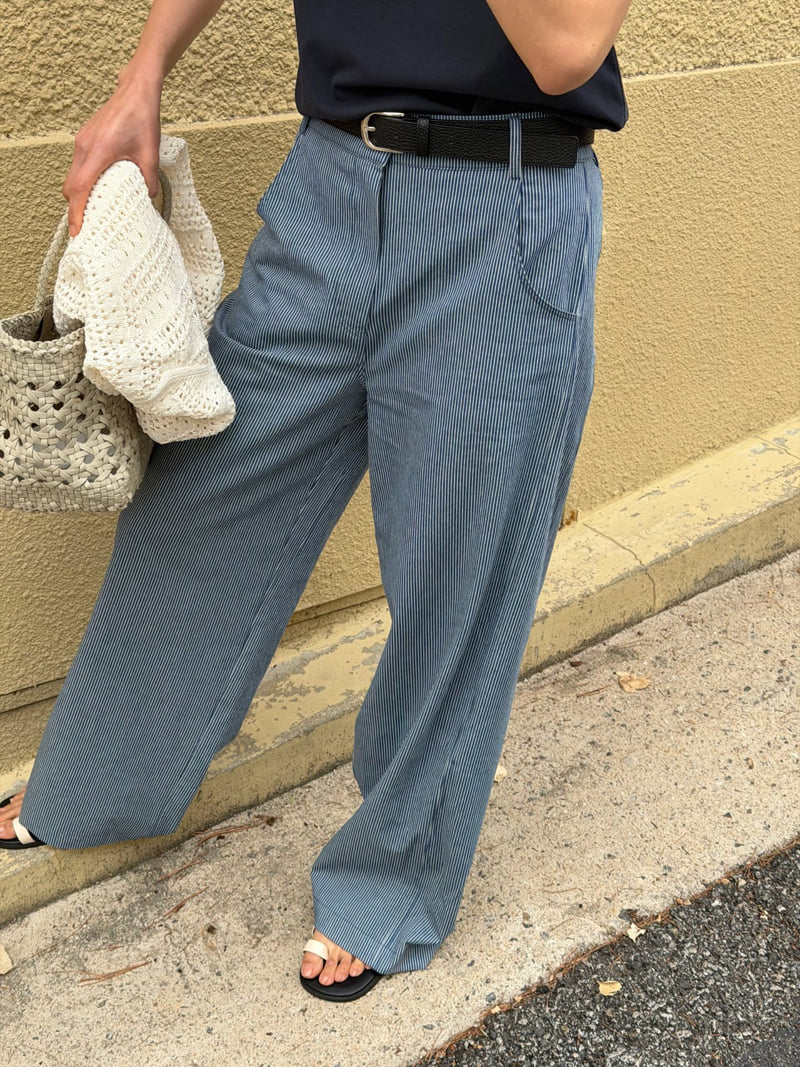Amygrace - Korean Women Fashion - #restrostyle - Straight-Leg Striped Denim Pants - 3