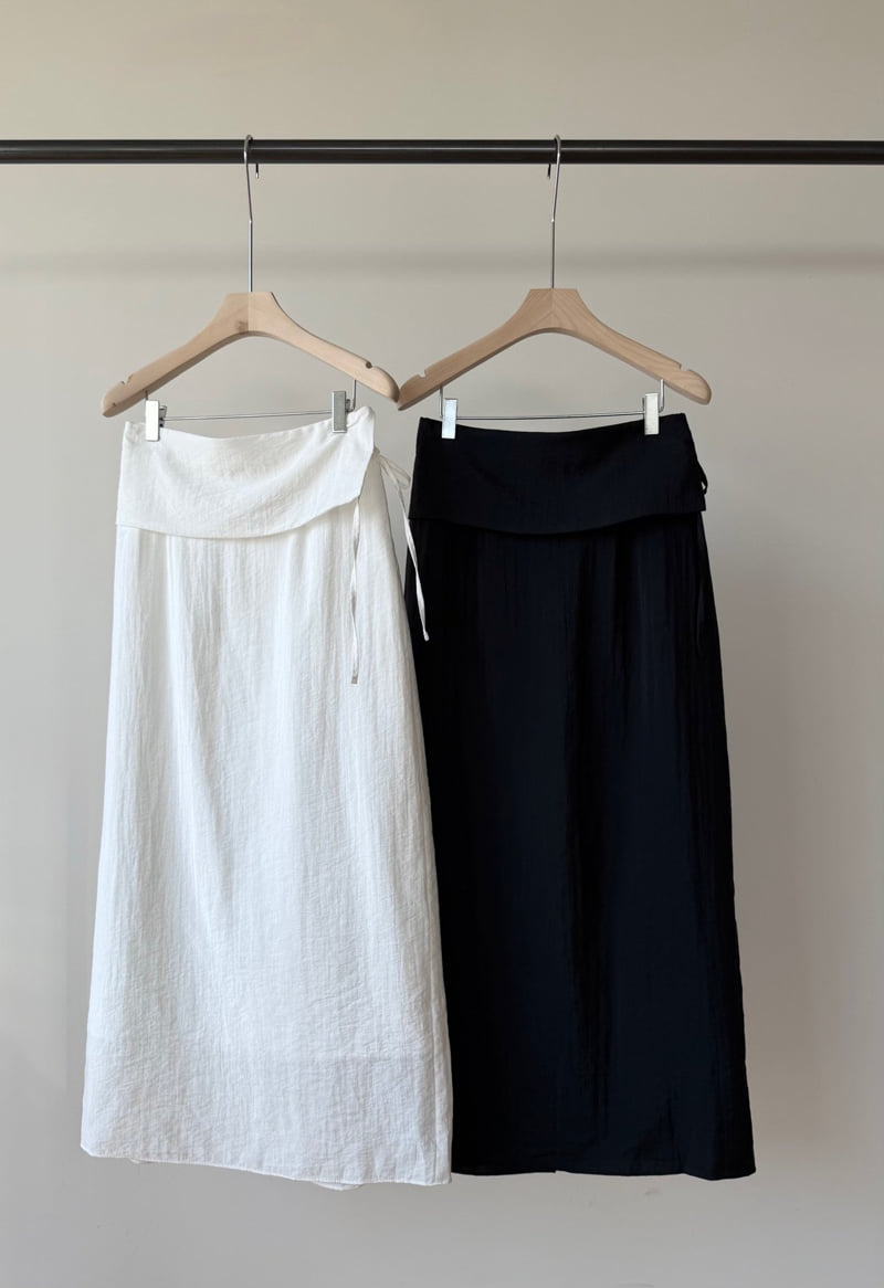 Amygrace - Korean Women Fashion - #restrostyle - Folder Maxi Skirt