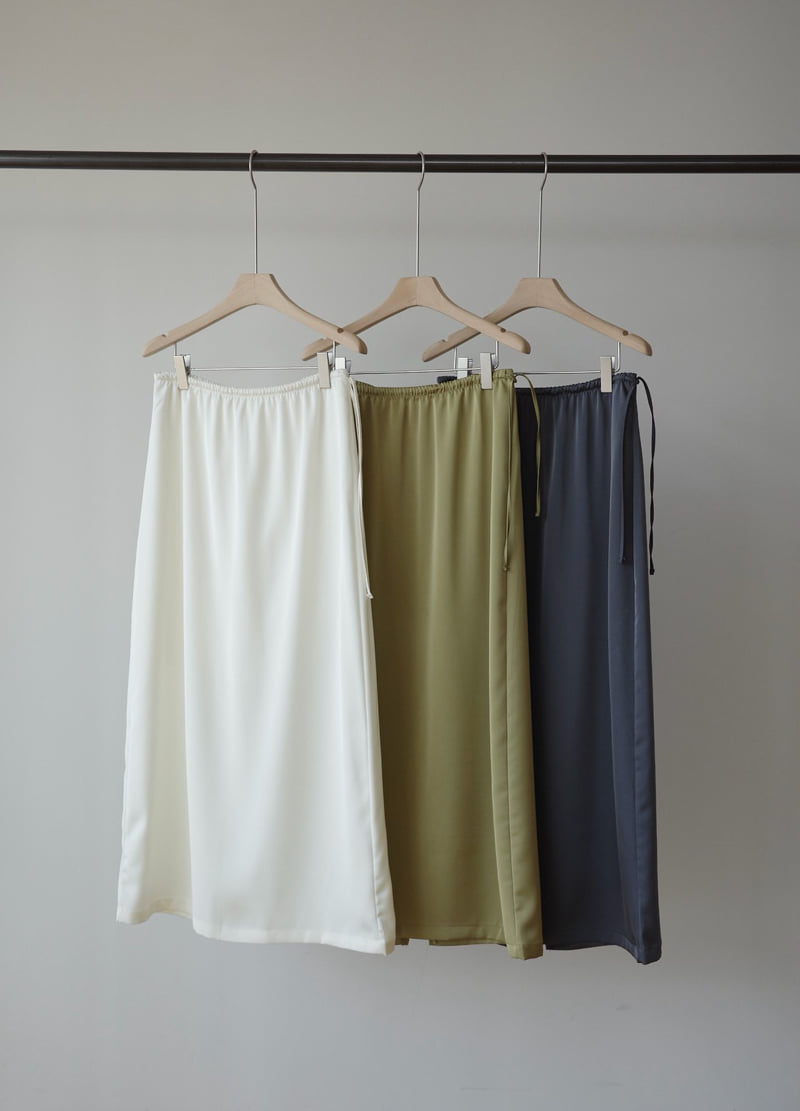 Amygrace - Korean Women Fashion - #thelittlethings - Buddy Satin Skirt