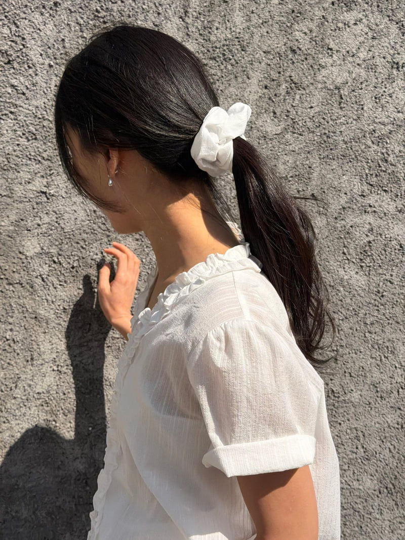 Amygrace - Korean Women Fashion - #vintageinspired - Frill Blouse Scrunchie Set