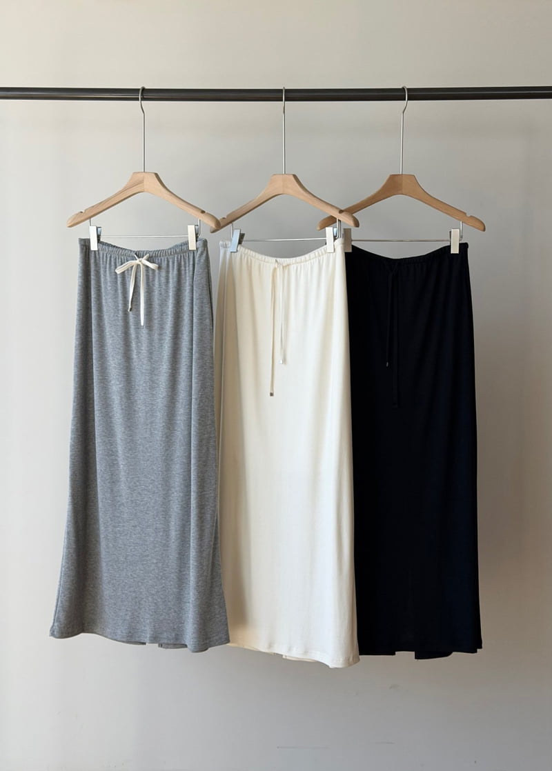 Amygrace - Korean Women Fashion - #womensfashion - Bear Rayon Elastic-Waist Skirt