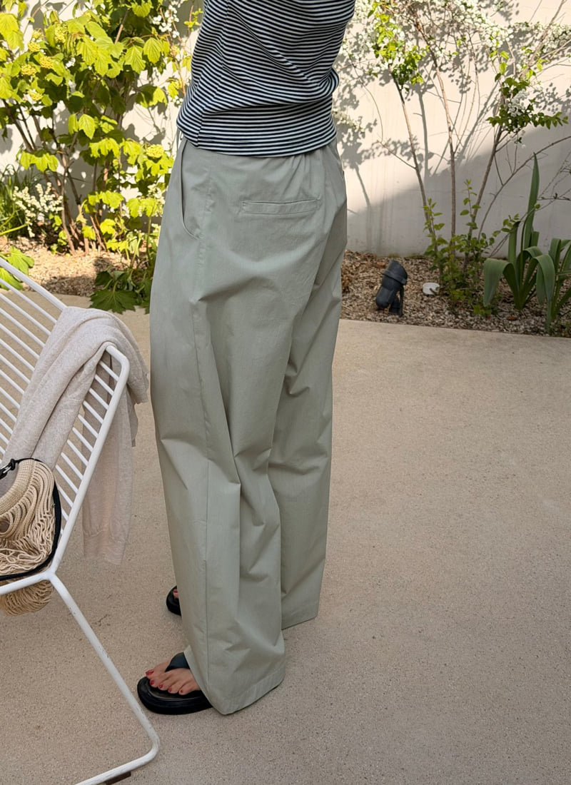 Amygrace - Korean Women Fashion - #momslook - Relaxed Band-Waist Pants - 4