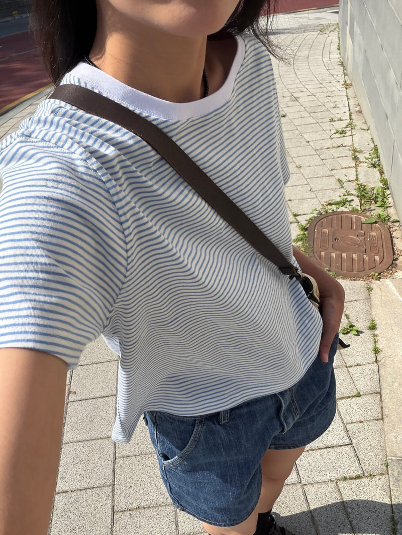 Amygrace - Korean Women Fashion - #womensfashion - Mini Cropped Stripe Tee - 11