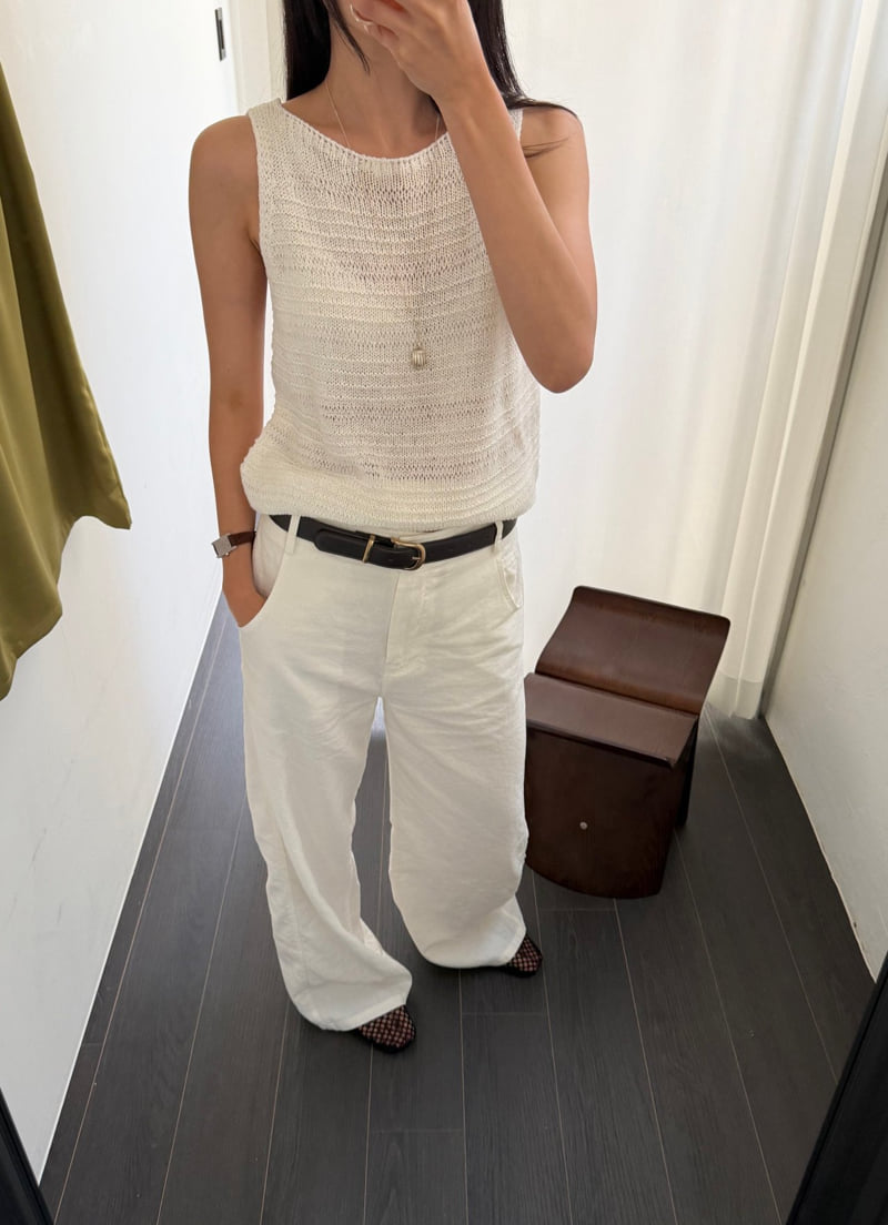 Amygrace - Korean Women Fashion - #womensfashion - Capella Knit Sleeveless Top - 5