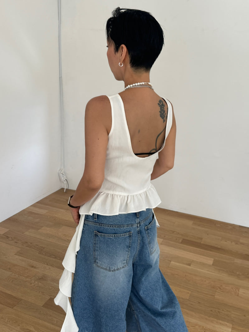 Auver_Fit - Korean Women Fashion - #momslook - Muse Frill Sleeveless Top - 5