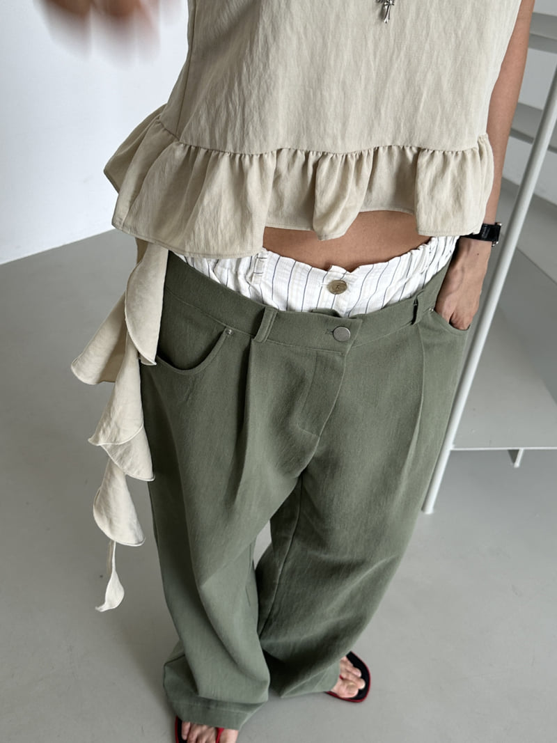 Auver_Fit - Korean Women Fashion - #momslook - Muse Frill Sleeveless Top - 9