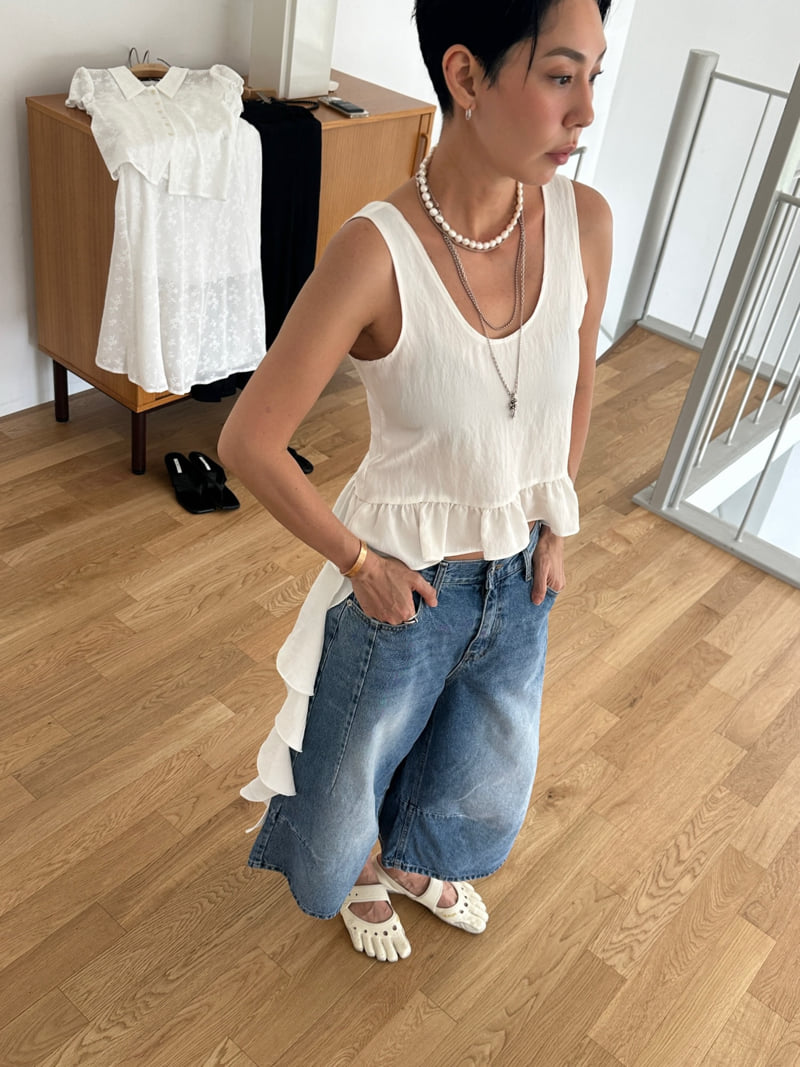 Auver_Fit - Korean Women Fashion - #thatsdarling - Muse Frill Sleeveless Top - 4