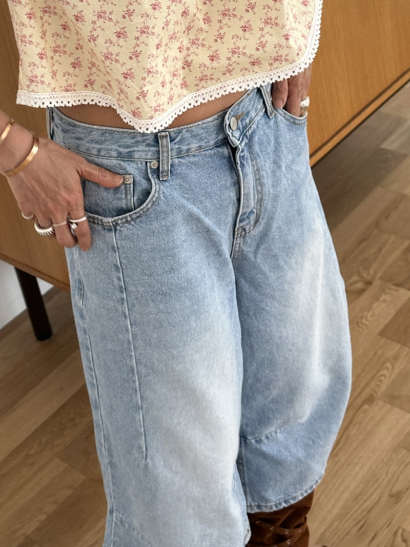 Auver_Fit - Korean Women Fashion - #thelittlethings - Bermuda Pintuck Denim Pants - 3