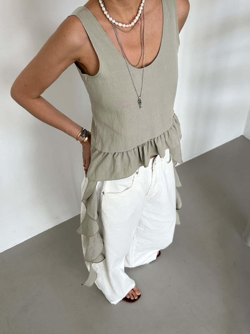 Auver_Fit - Korean Women Fashion - #womensfashion - Muse Frill Sleeveless Top - 10