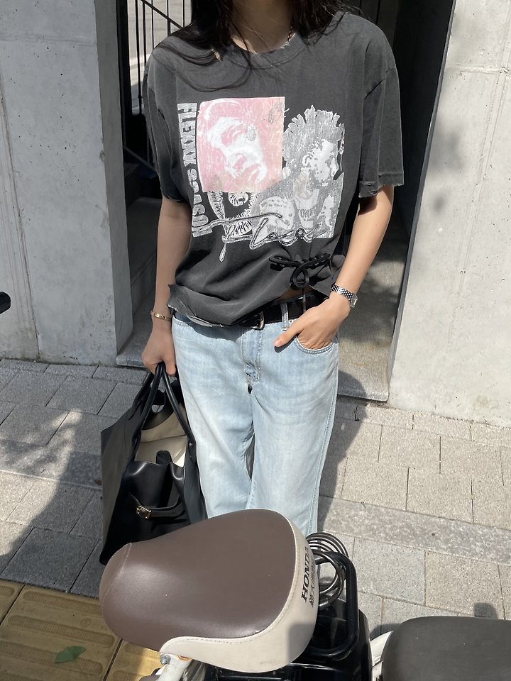 Baguette - Korean Women Fashion - #momslook - Alex Vintage Tee - 2