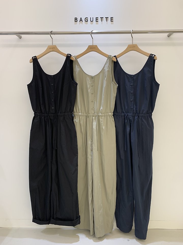 Baguette - Korean Women Fashion - #vintagekidsstyle - Crew Jumpsuit