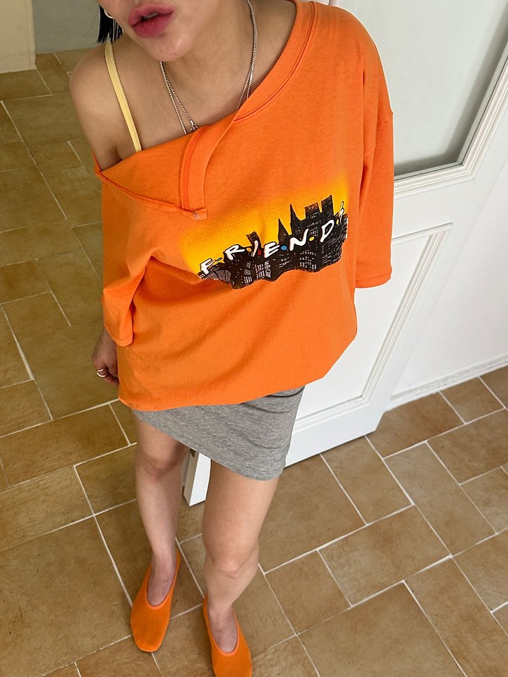 Chavi - Korean Women Fashion - #romanticstyle - Friends Slit Tee - 6