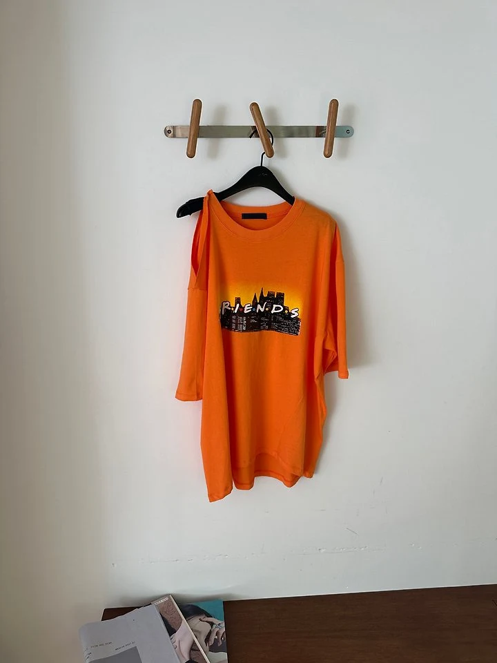 Chavi - Korean Women Fashion - #vintagekidsstyle - Friends Slit Tee - 3