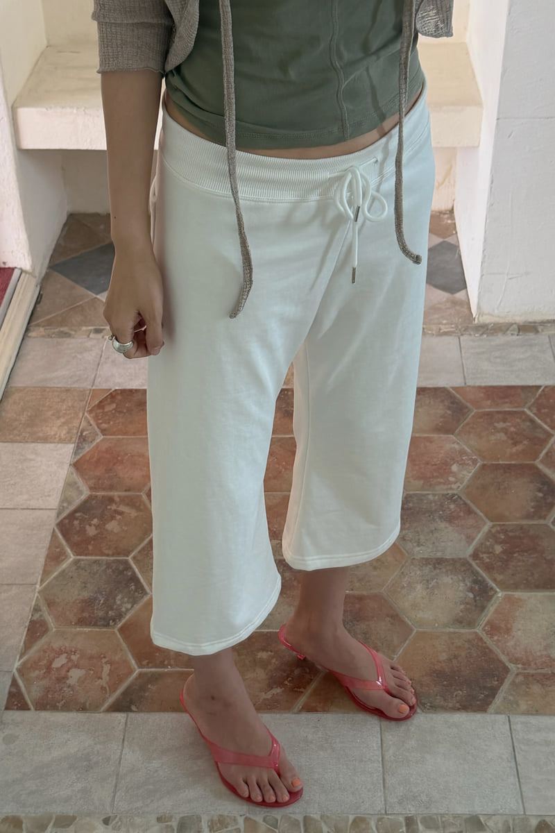 Connaught - Korean Women Fashion - #vintageinspired - Chess Capri Terry Pants