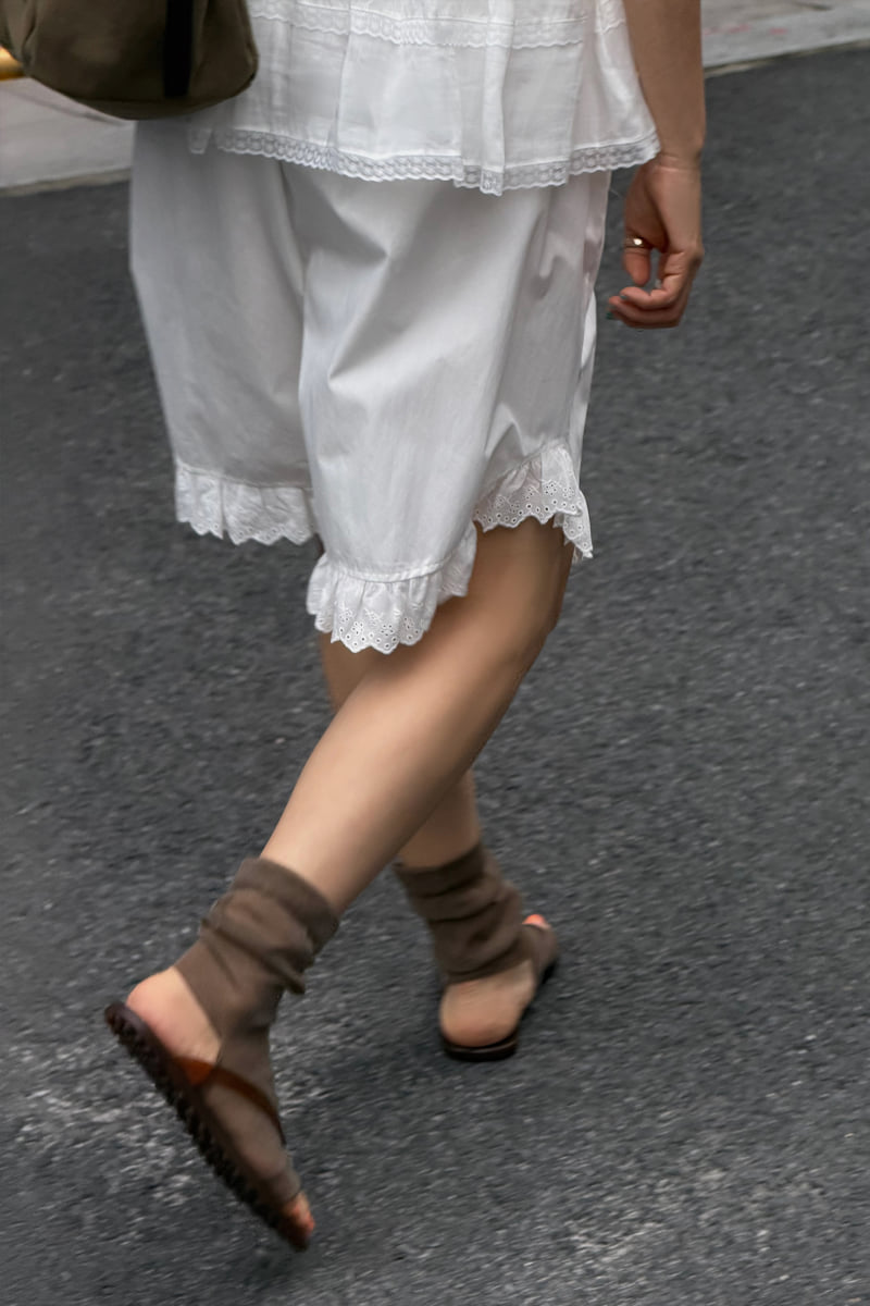 Connaught - Korean Women Fashion - #womensfashion - Bonnie Frill Pants - 5